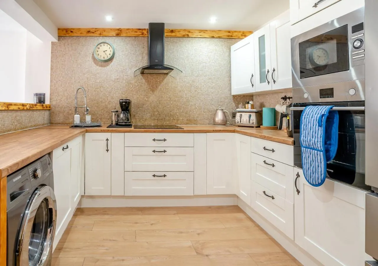 Riverside Retreat - Cardiff 0*,  United Kingdom