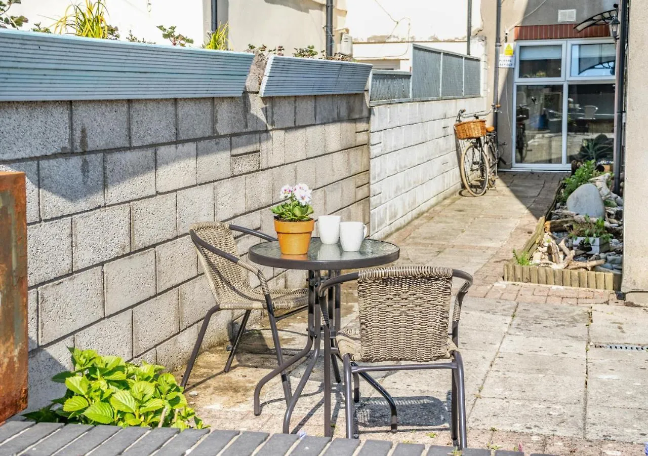 Apartment Riverside Retreat - Cardiff